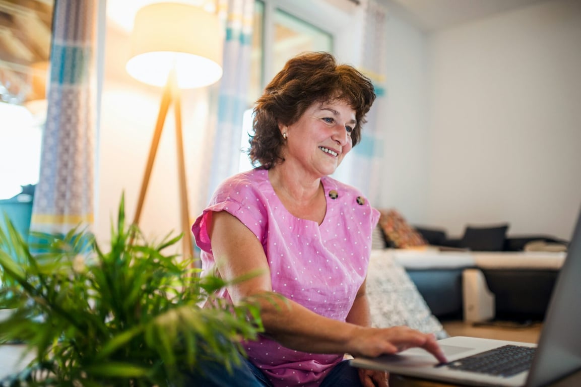 Nejhorší krátké účesy pro seniorky, kterým se v roce 2025 vyhněte
