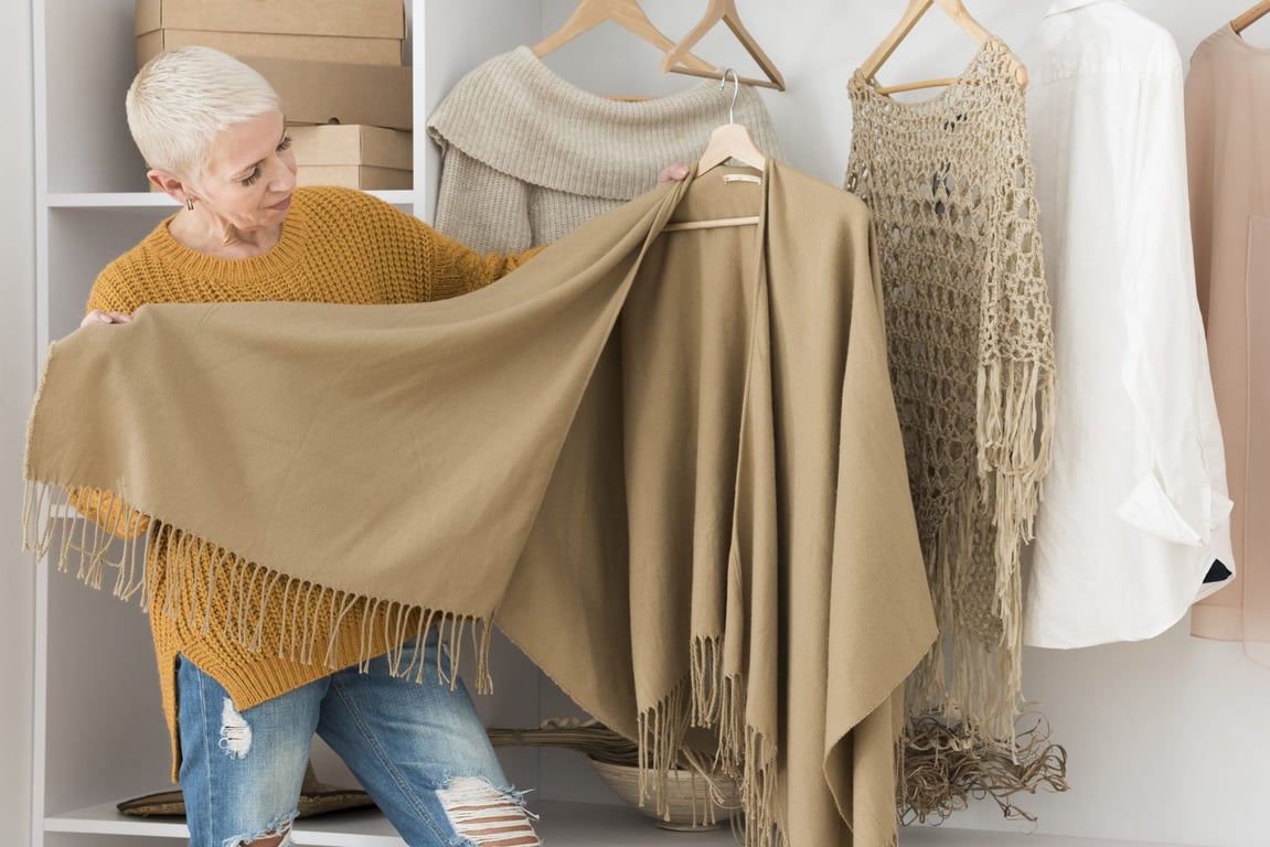 Těchto 5 kusů oblečení by měla každá Češka ve věku 50+ vyhodit ze šatníku. Většina to neví a dál je nosí