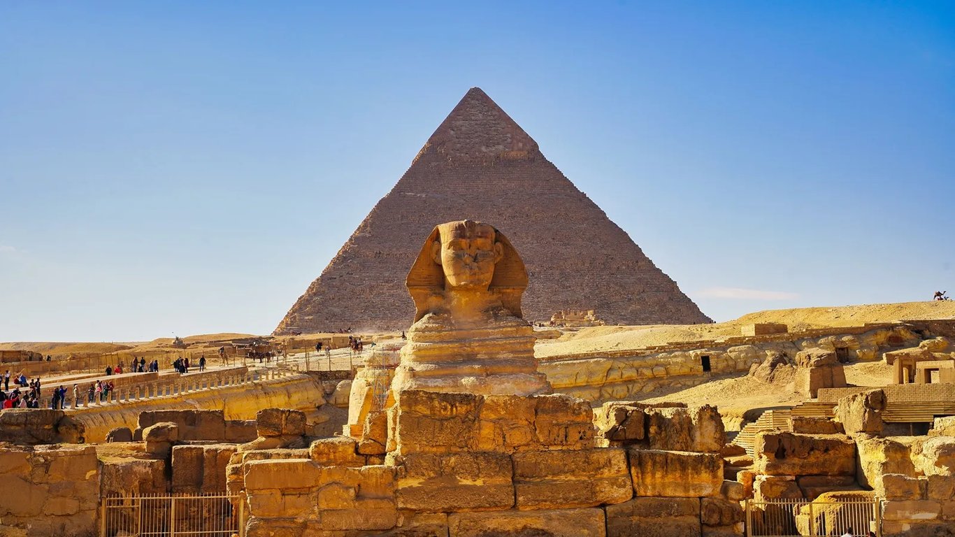 Kamenná destička z egyptského chrámu přepsala historii. Se sfingou a pyramidami bylo všechno jinak