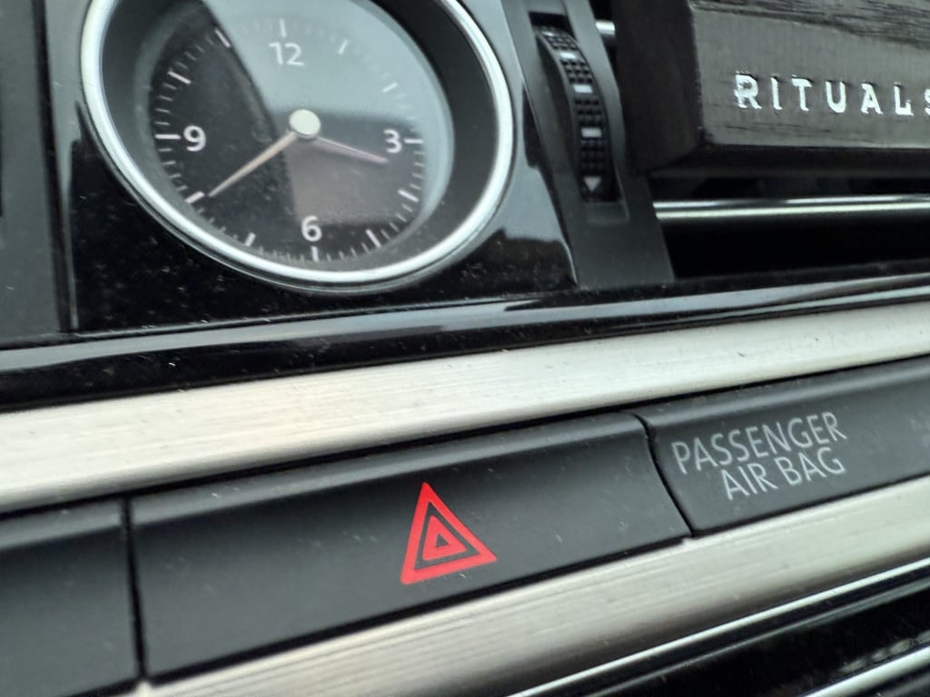 Zákaz blinkrů na českých silnicích: Řidiči se musí odnaučit, co celý život dělali automaticky