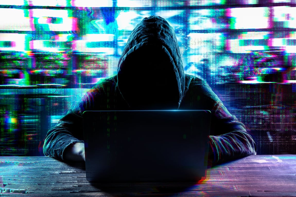 Češi, pozor: Nová hackerská taktika krade výplaty zaměstnancům