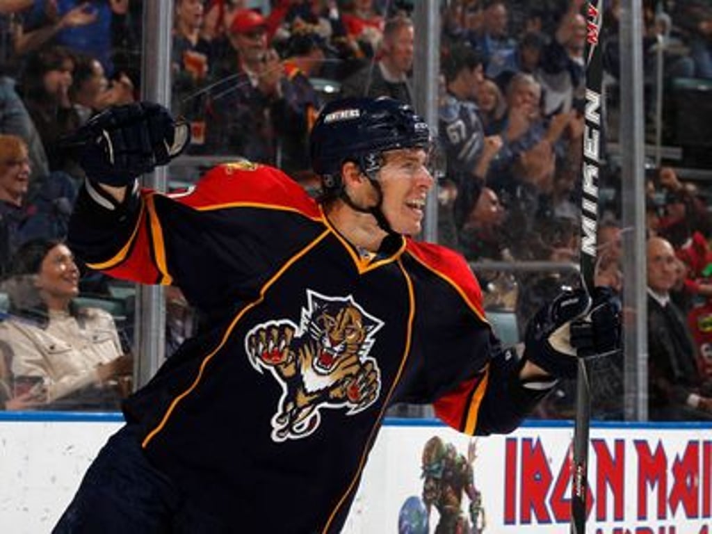 Nevídaná demolice soupeřů. Vysloužilá hvězda NHL si podmanila zapadlou ligu