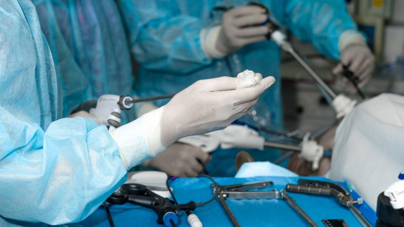 Lékaři hlásí případy lidí, kteří se probudili po smrti. Každé vysvětlení je děsivější než to předchozí