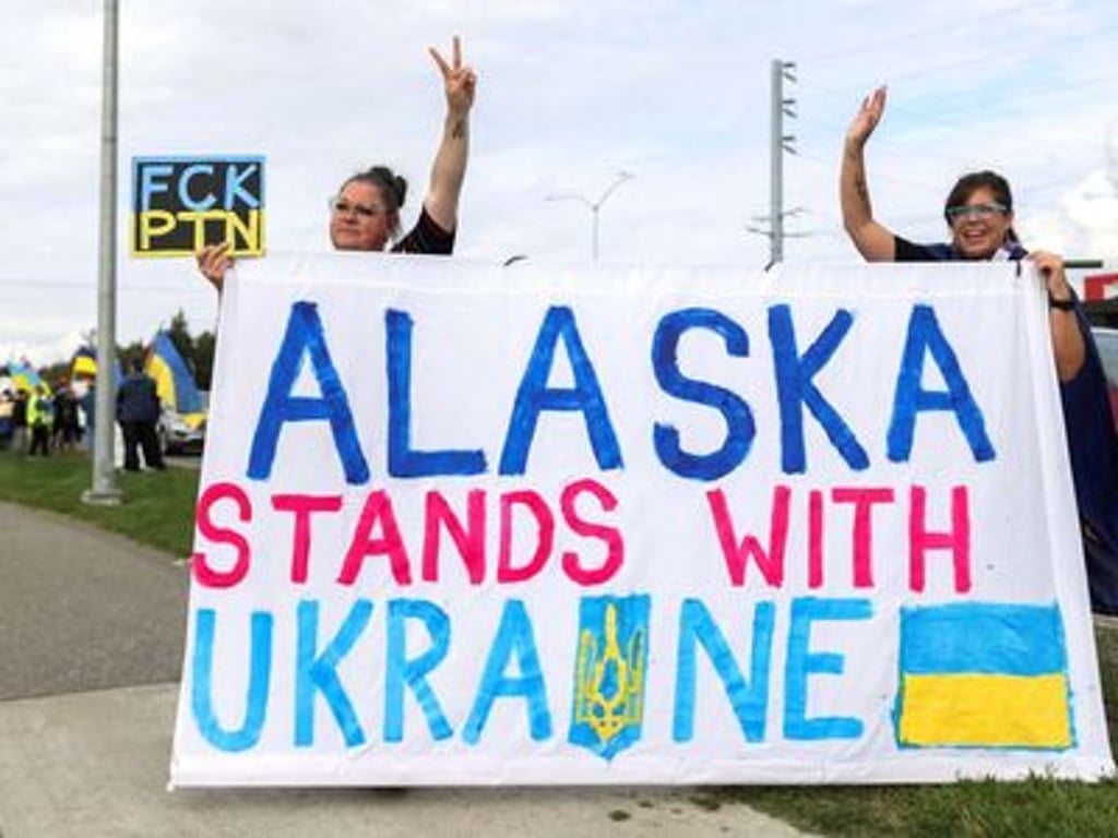 Vlajky, transparenty, emoce: Anchorage ukazuje sílu solidarity