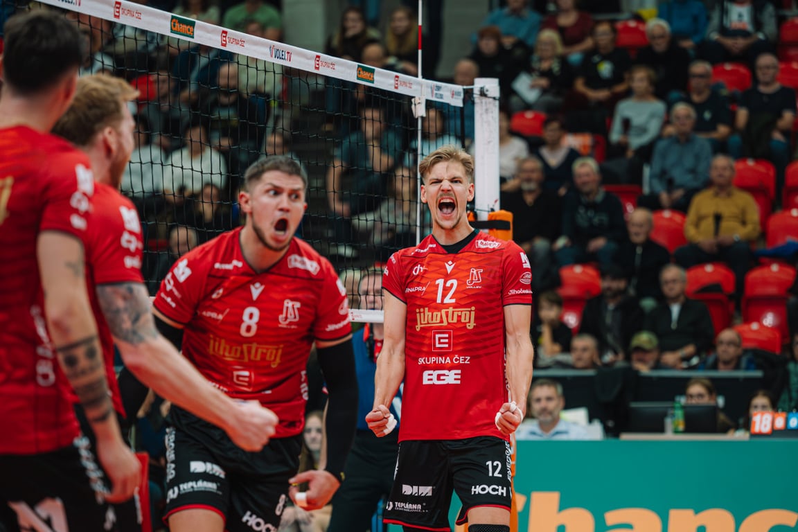 Jihostroj zválcoval favorizované Karlovarsko 3:0