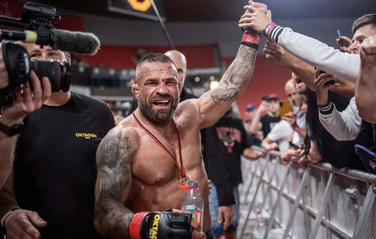 Sen fanoušků žije. Promotér naznačil další Vémolův zápas v MMA