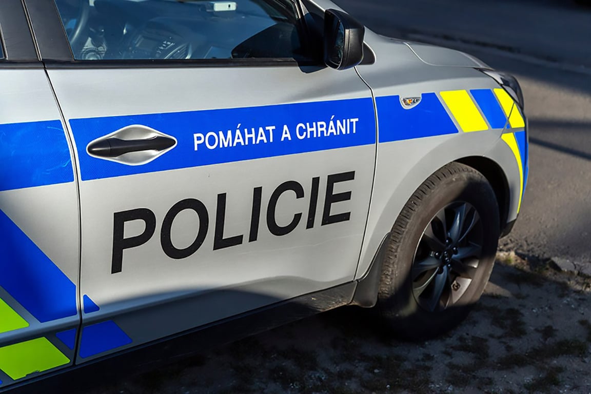 Falešná policistka vystrašila muže z Lipníku. Milion z účtu poslal podvodníkům