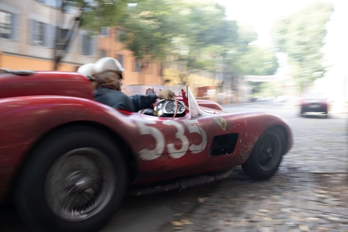 Na televizní obrazovky míří Ferrari. Mistrovský film ukazuje příběh plný tragédie a zlomové momenty značky