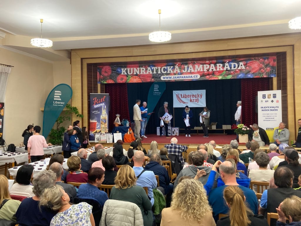 Stateční a odhodlaní. Porotci Jamparády ochutnali za tři dny sedm stovek marmelád