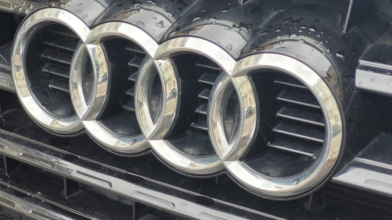 Audi se obrací zády k elektromobilitě? Zrušený model se vrátí s velkým motorem, který si výrobce „půjčí“ u konkurence