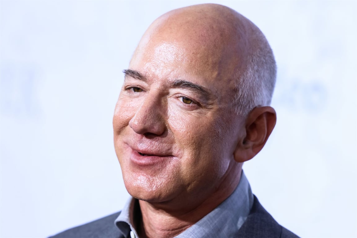 Bezos míří výš než Musk: Život ve vesmíru pod taktovkou AI