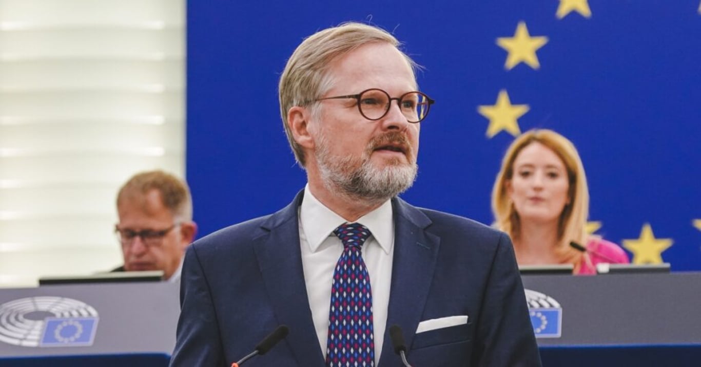 Češi mají strach o Petra Fialu: Premiér se zúčastnil summitu, na kterém vyšly najevo jeho zdravotní problémy
