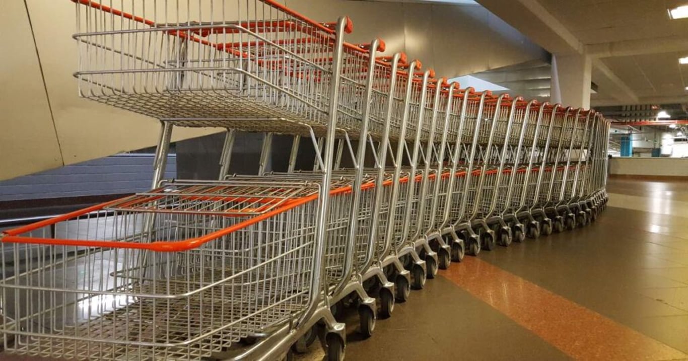 Češi přišli na tento geniální trik, díky kterému lze odemknout nákupní košík i bez mince