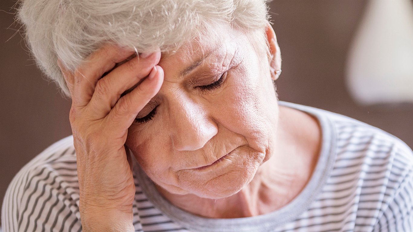 Celý život žila pro něj a zapomněla na sebe. Teď sedí sama a mluví o chybách, které ji zlomily