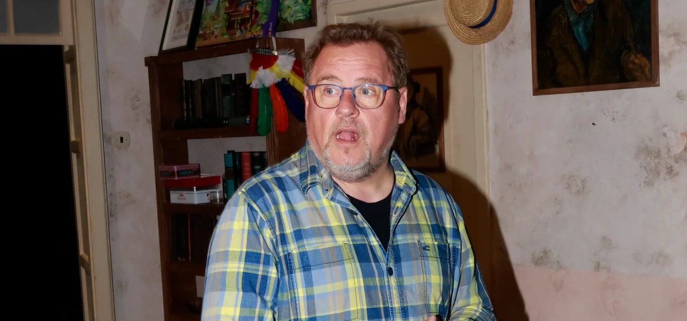 Takhle dnes žije Václav Kopta: Masarykův obraz na stěně a k tomu bar jak z Hollywoodu