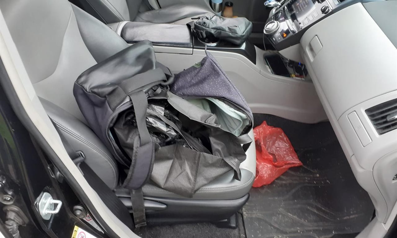 Celníci na Liberecku zastavili auto. Polák vezl kilo pervitinu, hrozí mu deset let