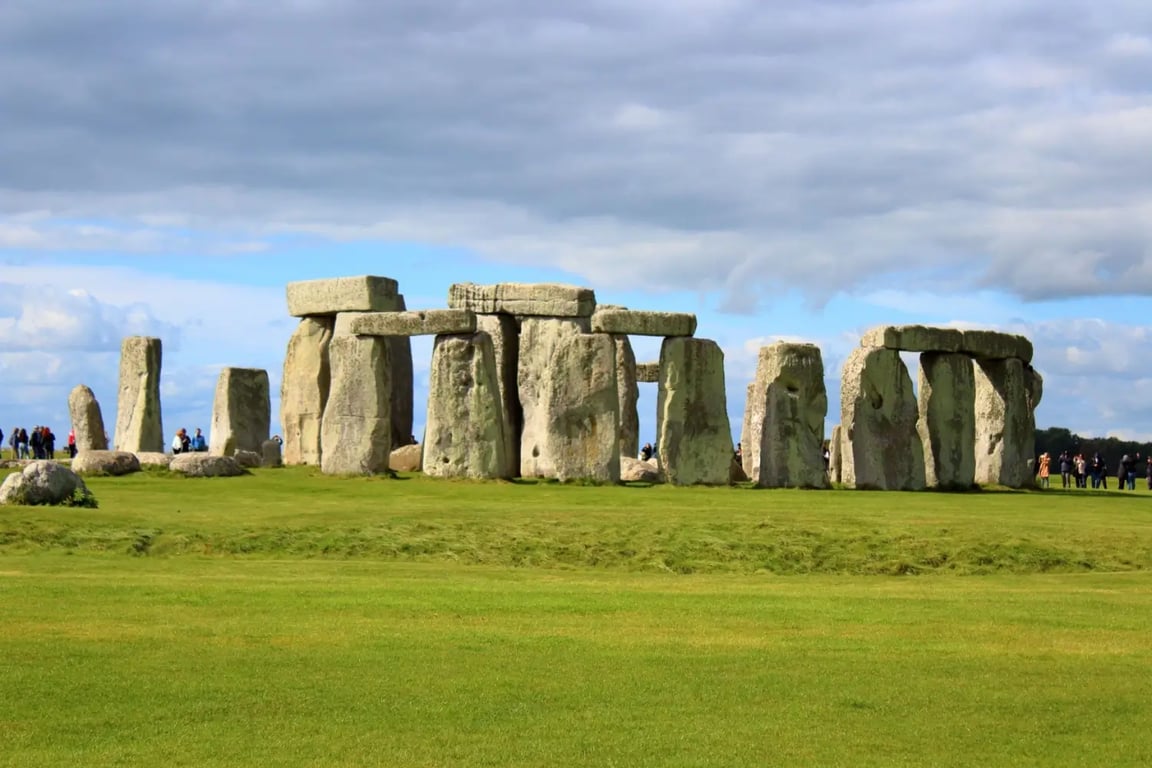 Stonehenge šokuje svět dalším objevem: Oltářní kámen vyvrací vše, co o něm vědci dosud zjistili