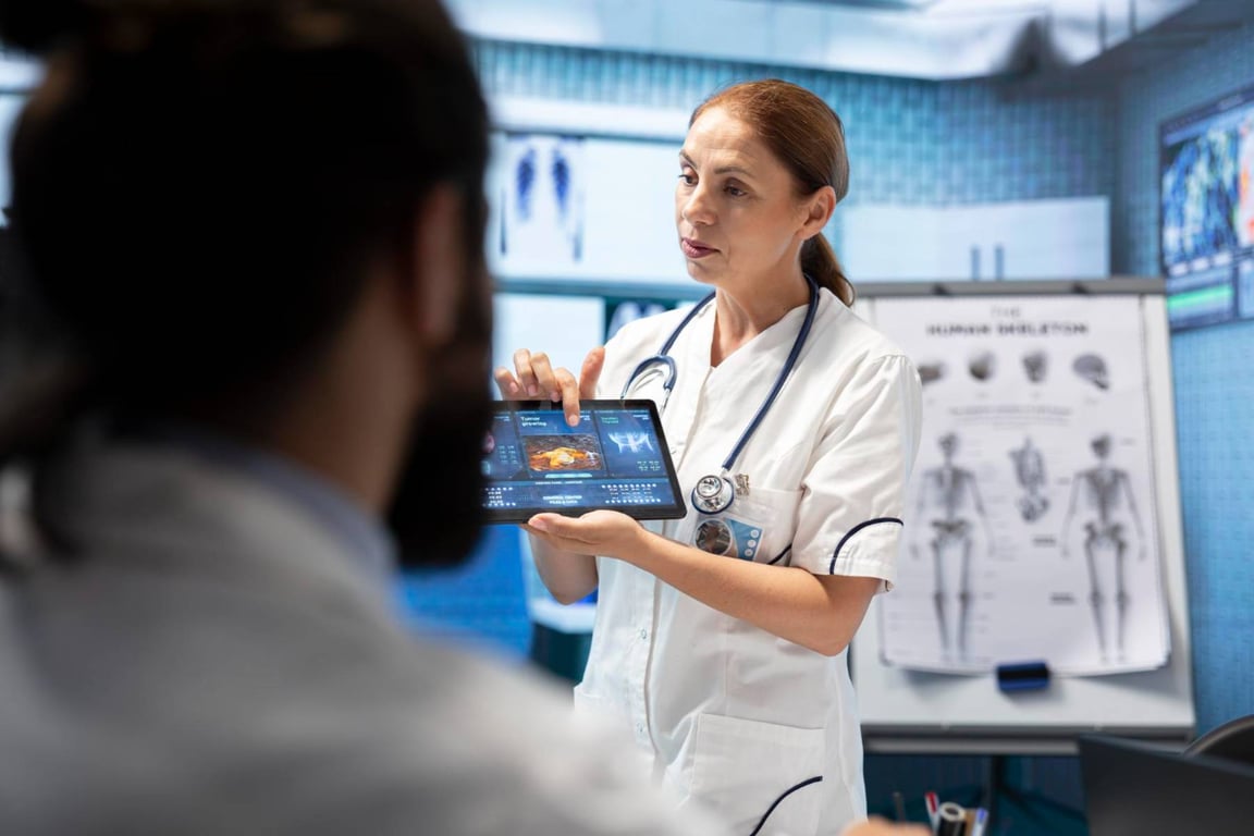 Umělá inteligence začíná být lepší než doktoři. Ti jsou na ní mezitím stále více závislí