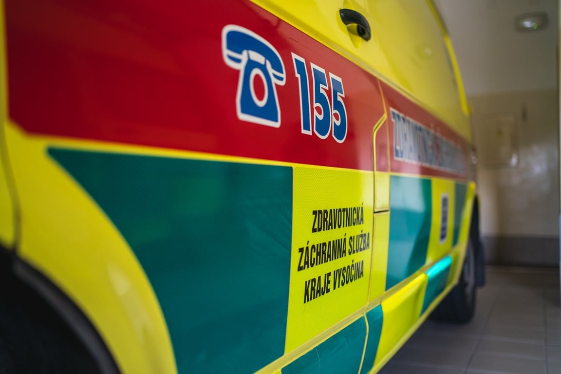 Páteční tragédie na Havlíčkobrodsku. Motorkář nepřežil střet s osobním autem