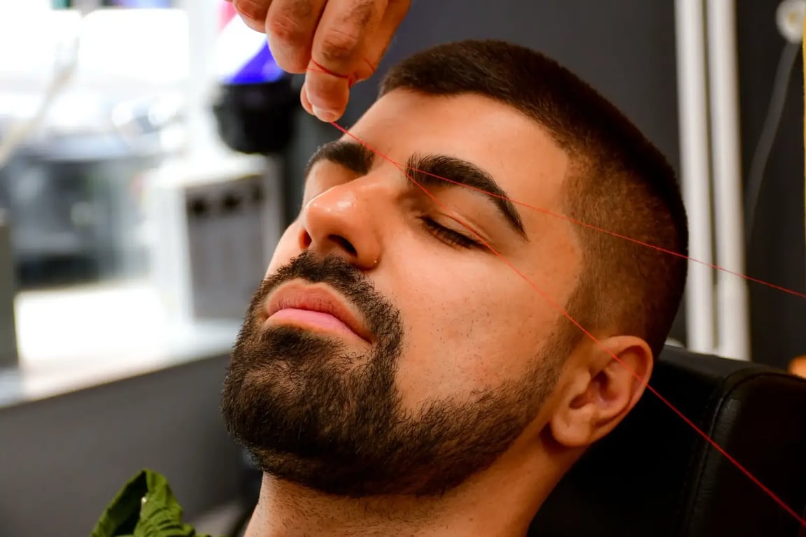 Nebezpečného narcistu jasně poznáte podle obočí. Vědci zjistili překvapivou věc