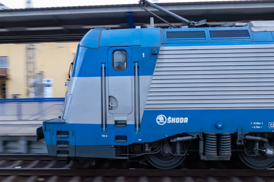 Cestování vlakem dostalo tvrdý zásah: Pendolino zrušilo příplatek, ale bez místenky se nesvezete.