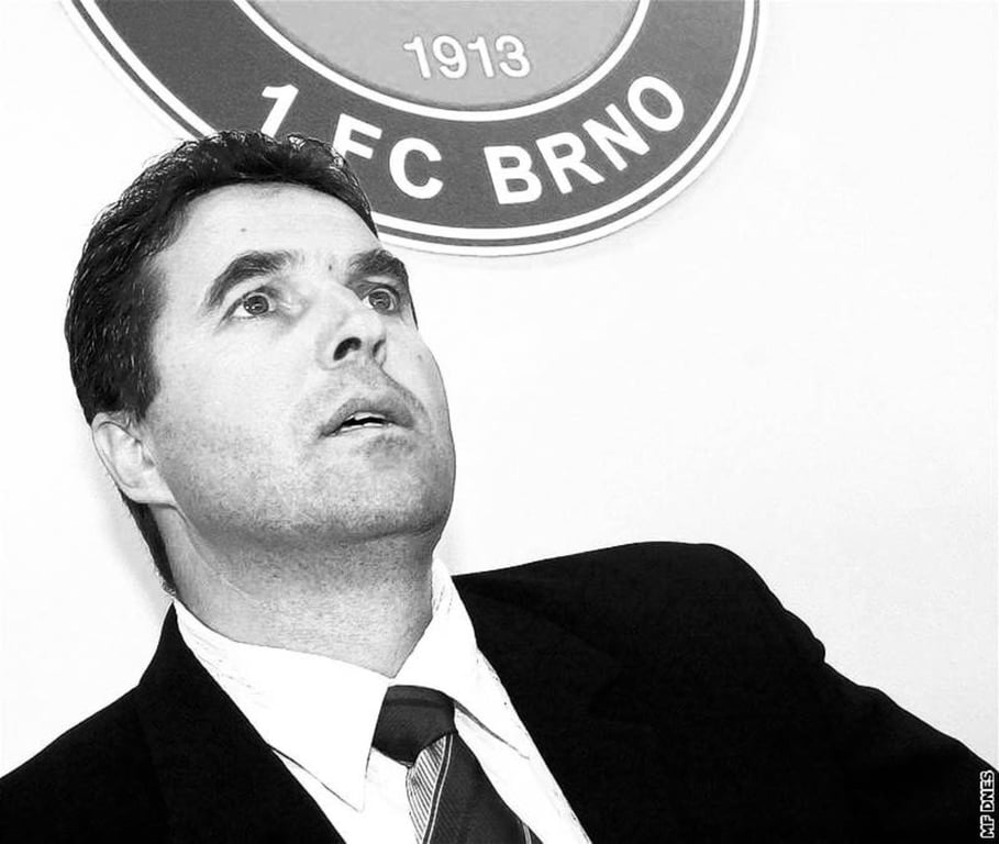 Po vážné nemoci zemřel bývalý senátor a funkcionář Zbrojovky Vlastimil Sehnal