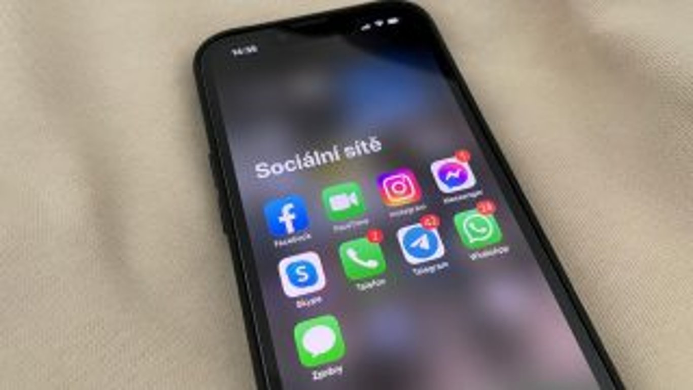 Za instalaci státní mobilní aplikace dostanou lidé 5 000 Kč