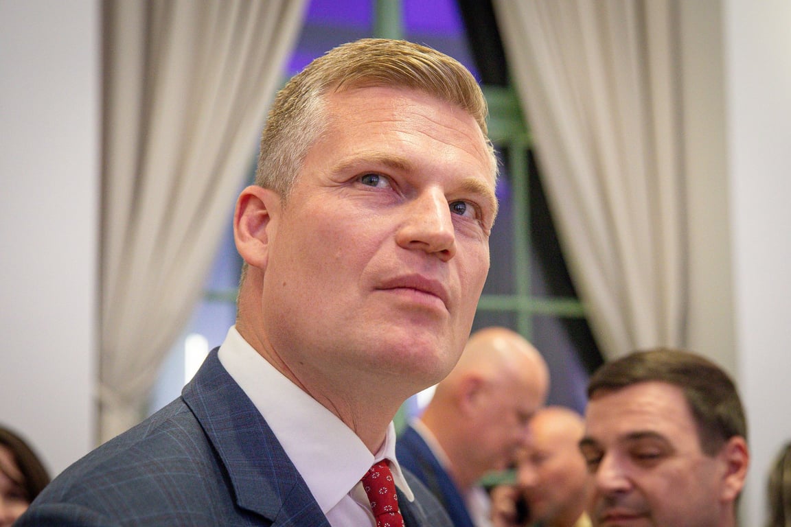 Tohle je moc i na Babiše. Turek nezadržitelně míří k finální směšnosti, míní Honzejk