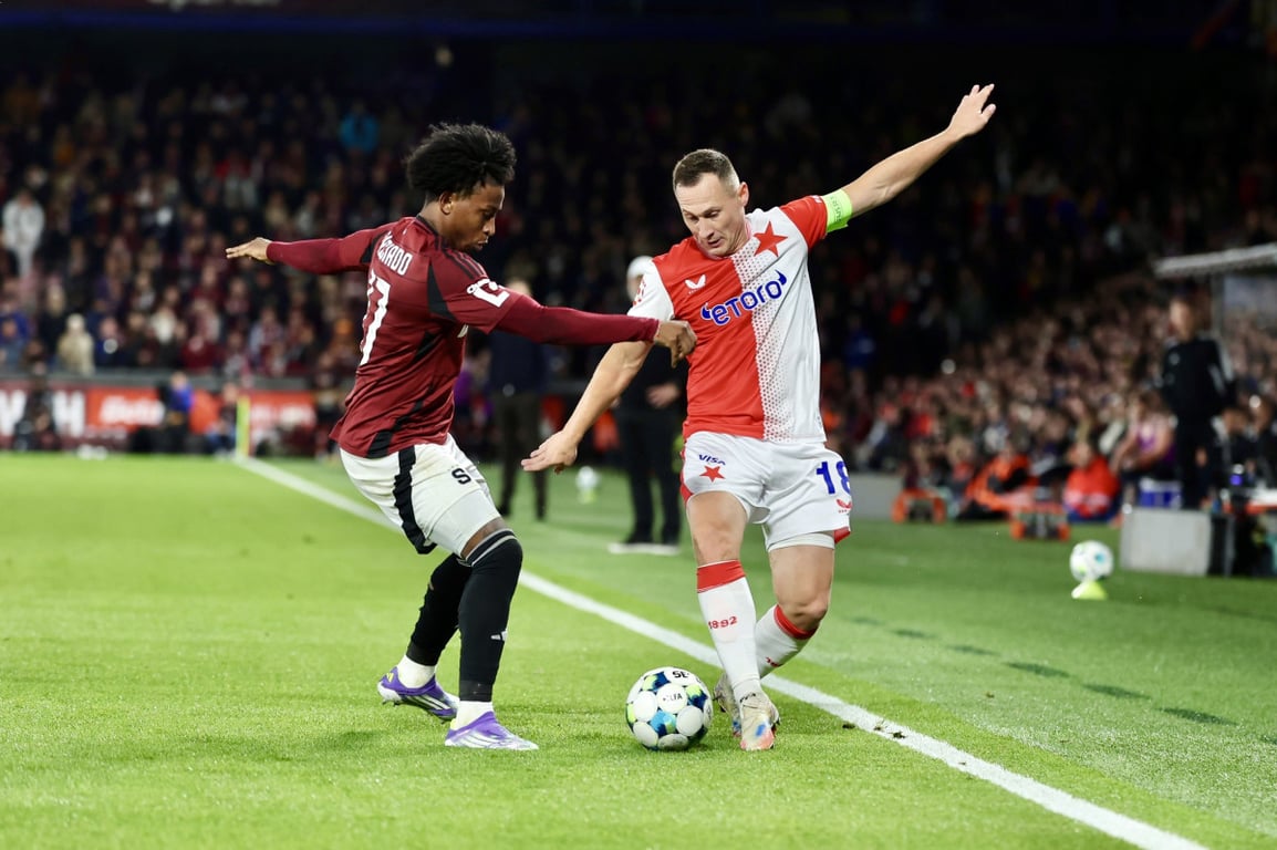 Fotbalisté Sparty remizovali v derby se Slavií 1:1 a o bod před ní vedou tabulku