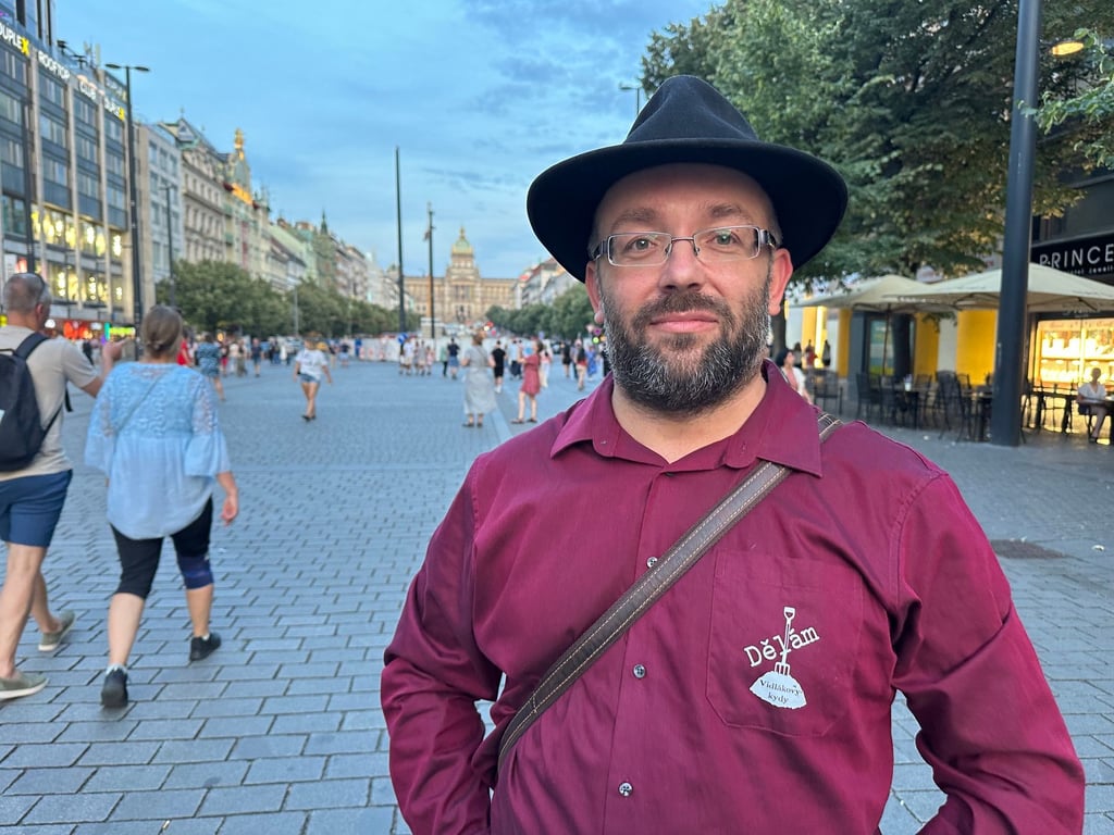 "Normální lidská sviňárna," hodnotí Vidlák zprávy o "žebrání". Peníze zatím má