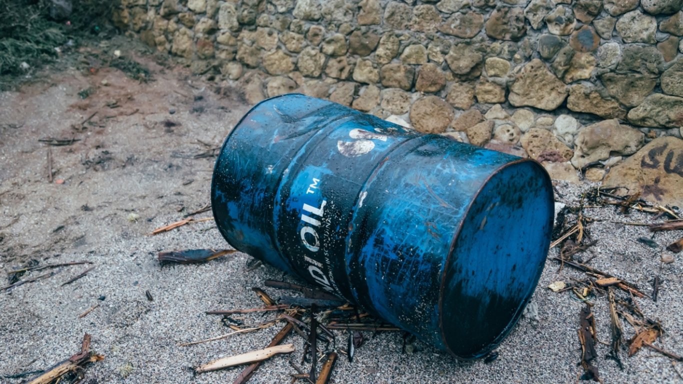 Pokles hladiny jezera odhalil tajemství, které mělo zůstat skryté. Za 12 týdnů tu našli tři těla a něco děsivějšího