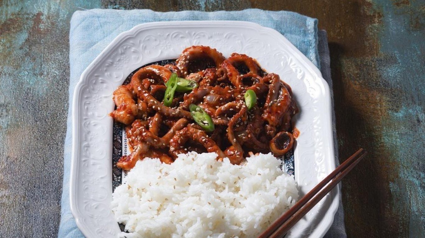 Rýže je vynikající příloha k masu i omáčce