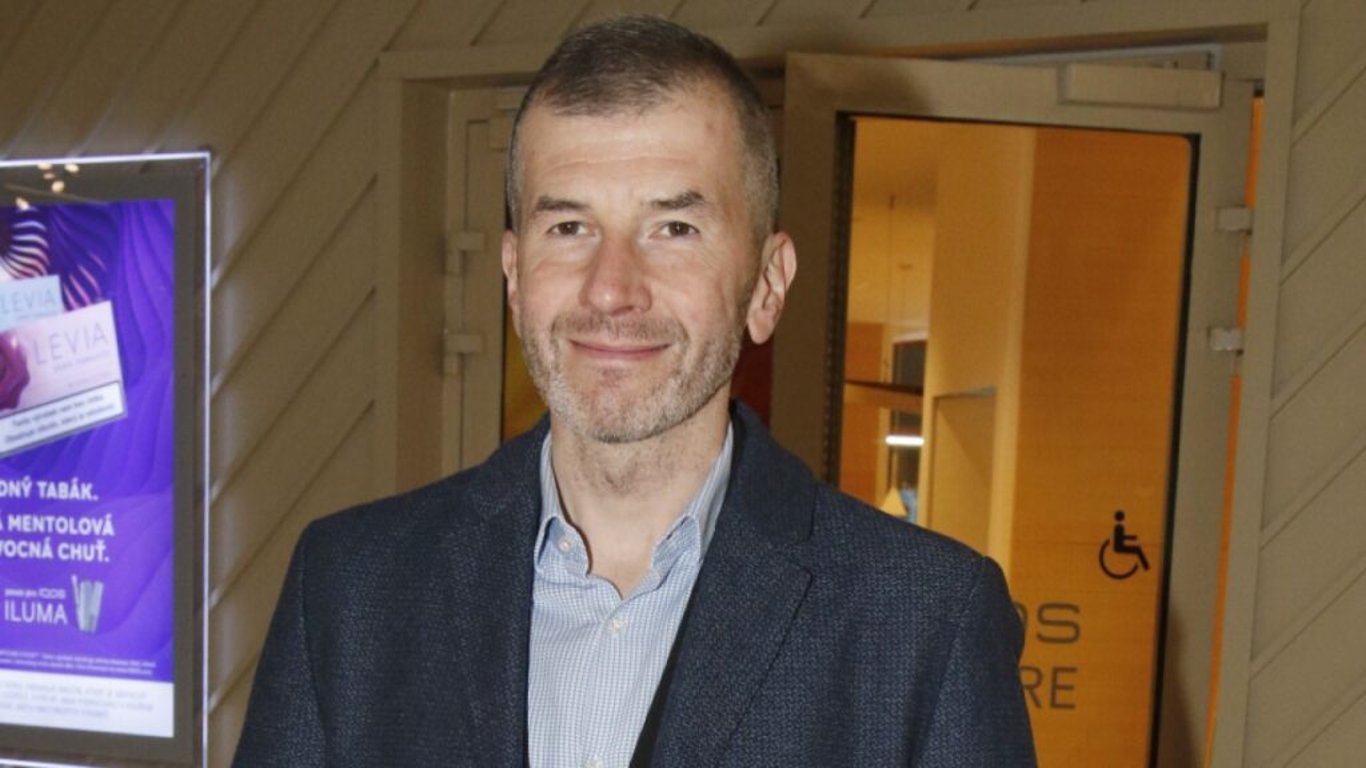 Moderátor ČT Jakub Železný křičel a nadával na pražské demonstraci! Za své výroky se nyní odmítá omluvit