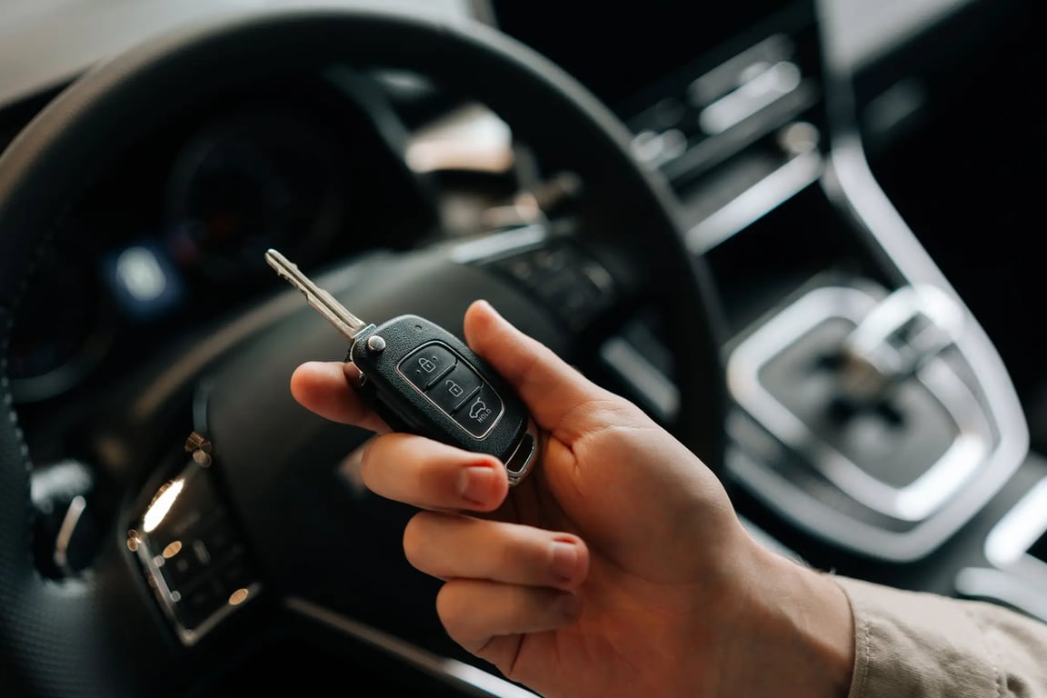 Tento trik s klíčem vám zachrání život při autonehodě. Většina řidičů ho nezná