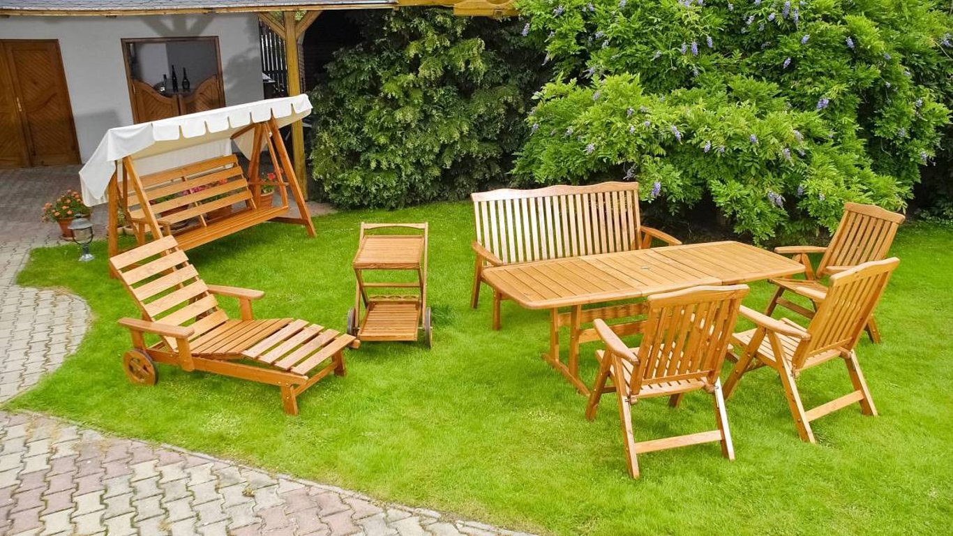 Pro maximální využití zahrady je třeba zahradní nábytek