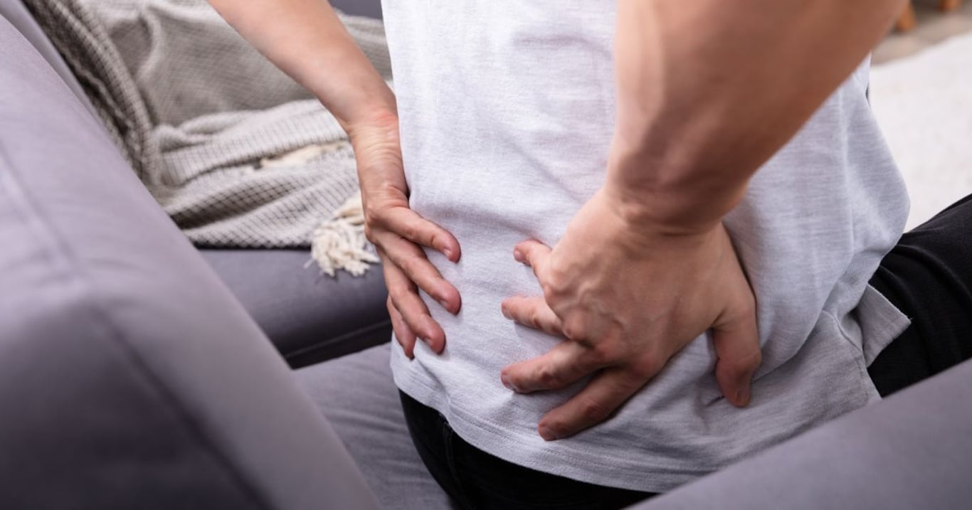 Bolest sedacího nervu nemusí trvat věčně. Dva cviky doporučované fyzioterapeuty přinášejí úlevu nečekaně rychle