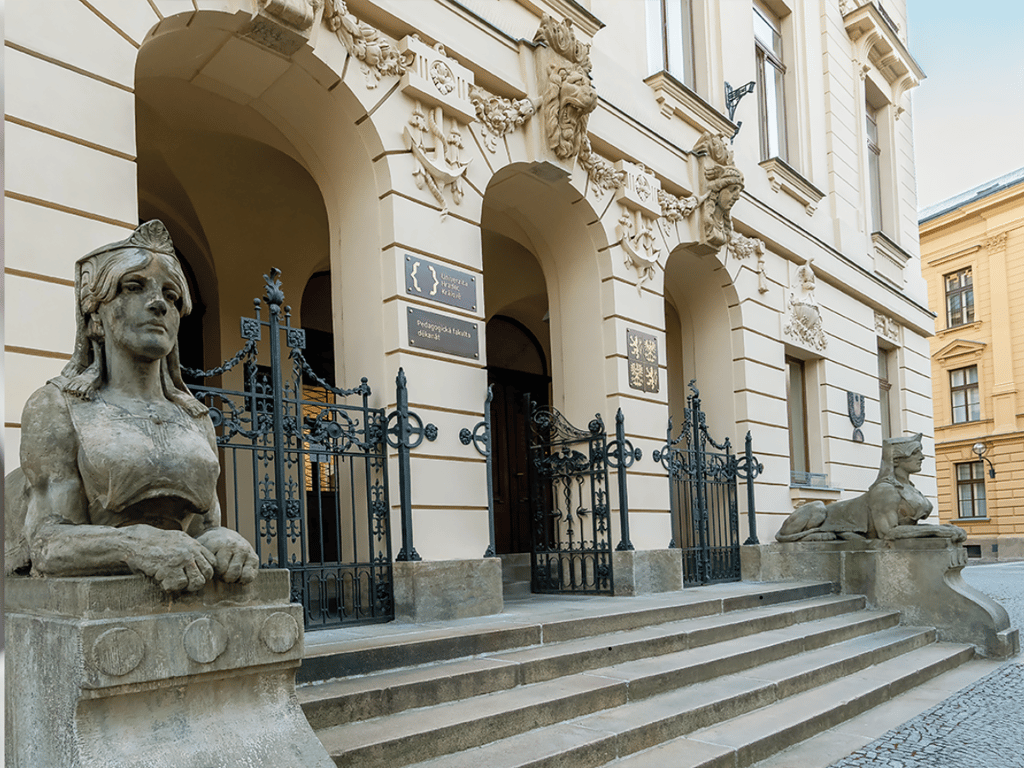 Opravy interiérů historické budovy Pedagogické fakulty UHK stály přes 400 milionů