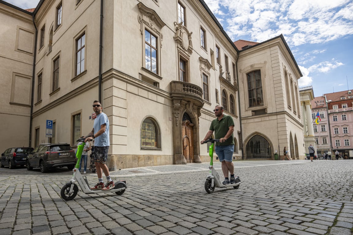 Referendum v Praze 1. Lidé souhlasí se zákazem koloběžek i omezením alkoholu
