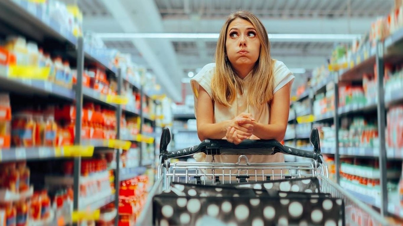 Supermarkety nabízí halloweenské téma a vepřové v akci. Podzimní jídla jsou tu
