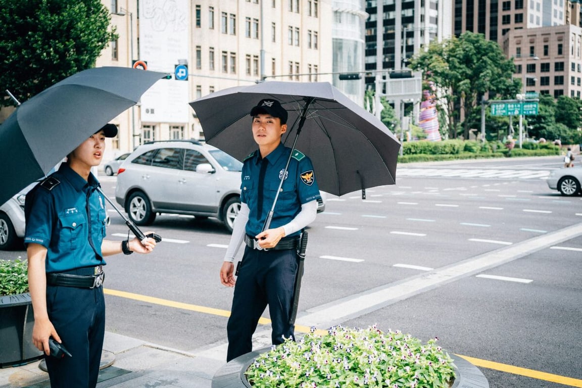 Holografičtí policisté z budoucnosti jsou v Jižní Koreji realitou. Zasahují dokonce proti alkoholovému násilí