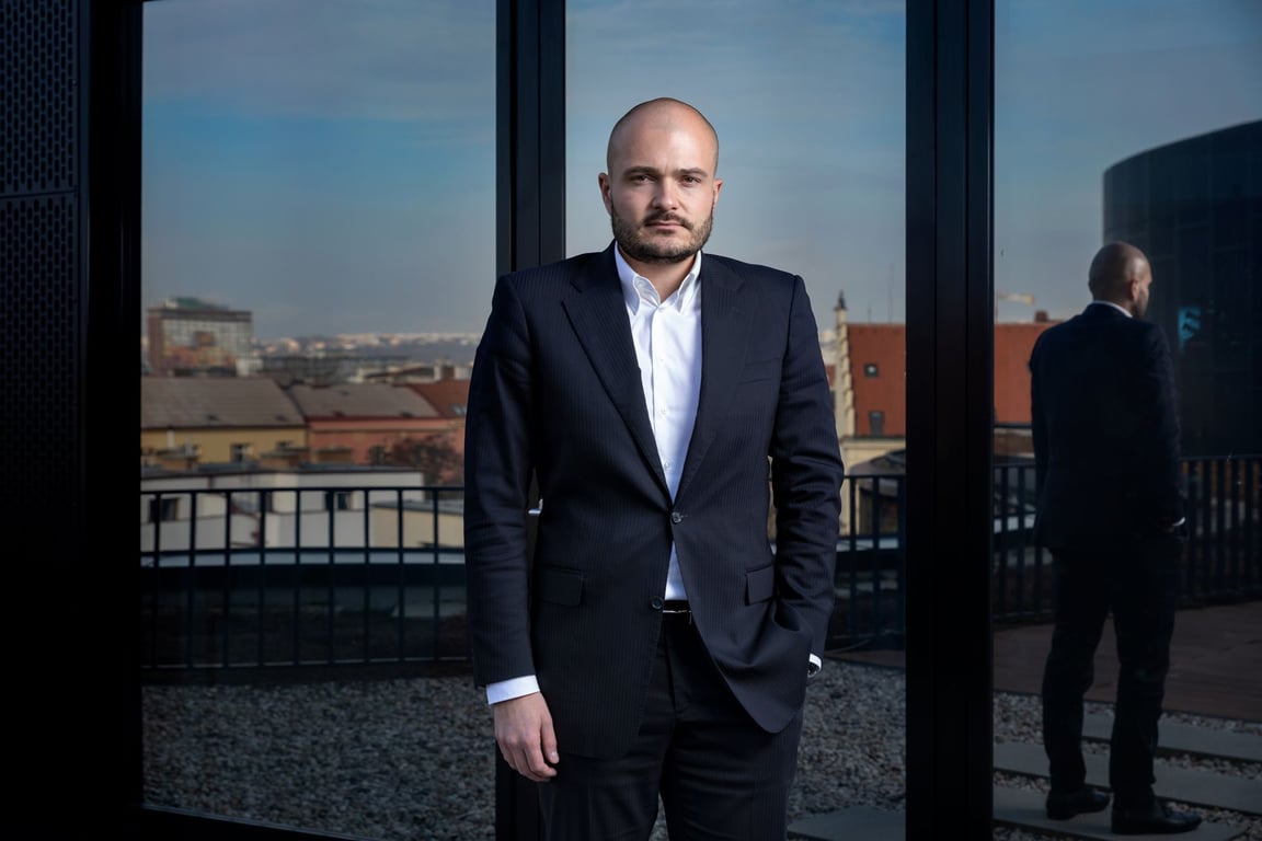 Strnadovo Ferrari a Maserati. Miliardář může koupit českého dovozce značek