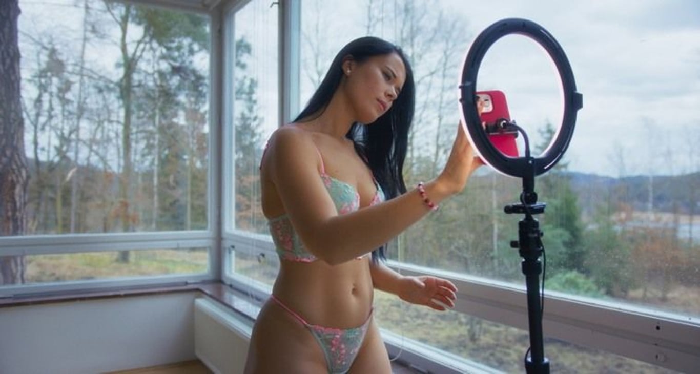 Zadek, za který se styděla, ji dnes živí. Svobodu maminka našla díky OnlyFans