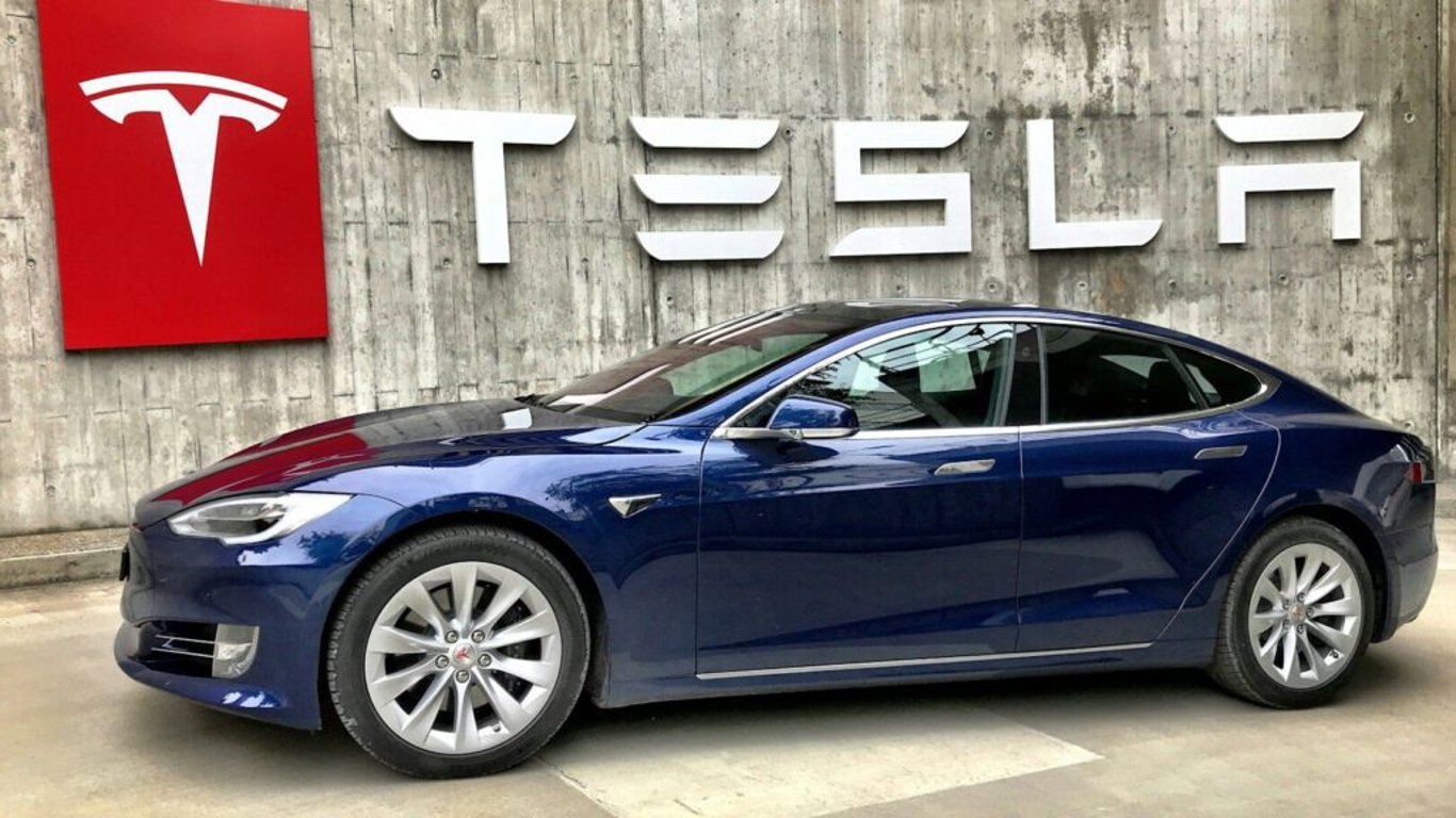 Tesla: Král elektromobilů