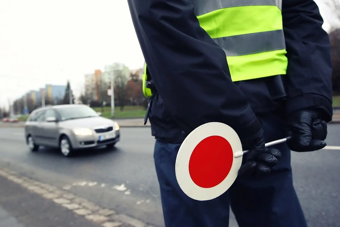 Masokované policejní dodávky v říjnu vyjíždějí na české silnice. Hlídejte vozy této značky, jinak vás pokuta nemine