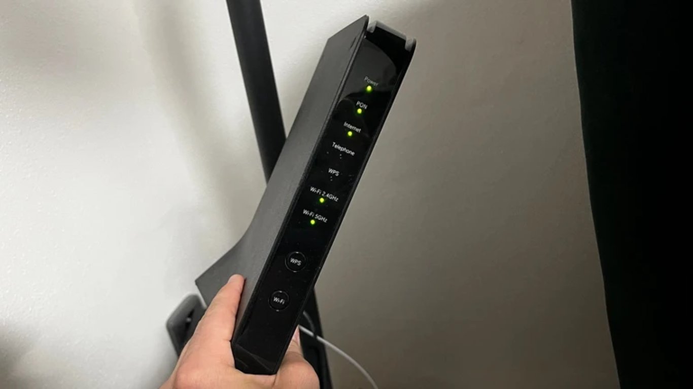 Virus přebírá kontrolu nad tisíci Wi-Fi routery známé značky a stále se šíří napříč domácnostmi. Nezastaví ho reset ani aktualizace