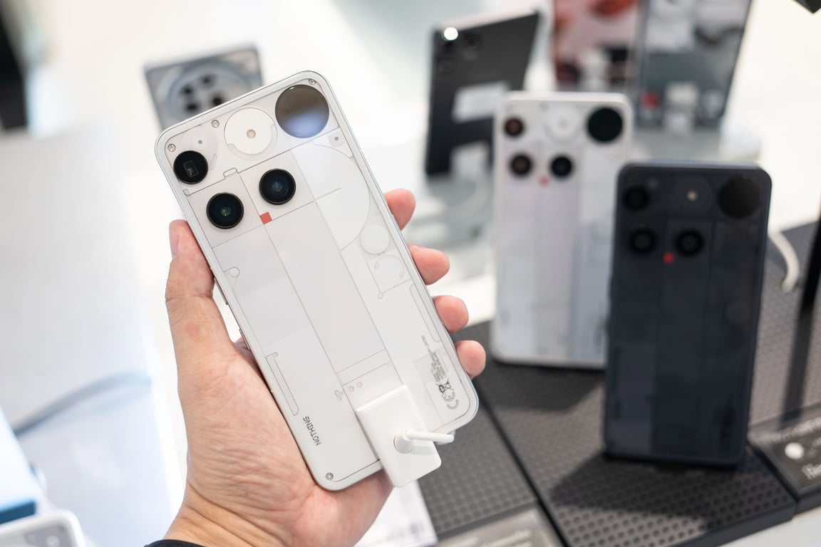 Nothing Phone (3a) Lite: Designový hit s výbavou, kterou byste za 6 tisíc nečekali