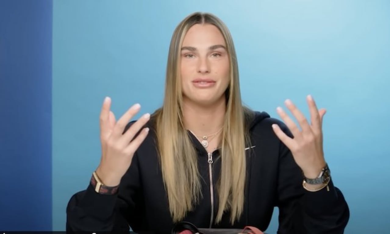 Snad to Djoković v Číně dotáhne až do konce. Pak řeknu, že to vše byla moje zásluha, vtipkuje Sabalenková