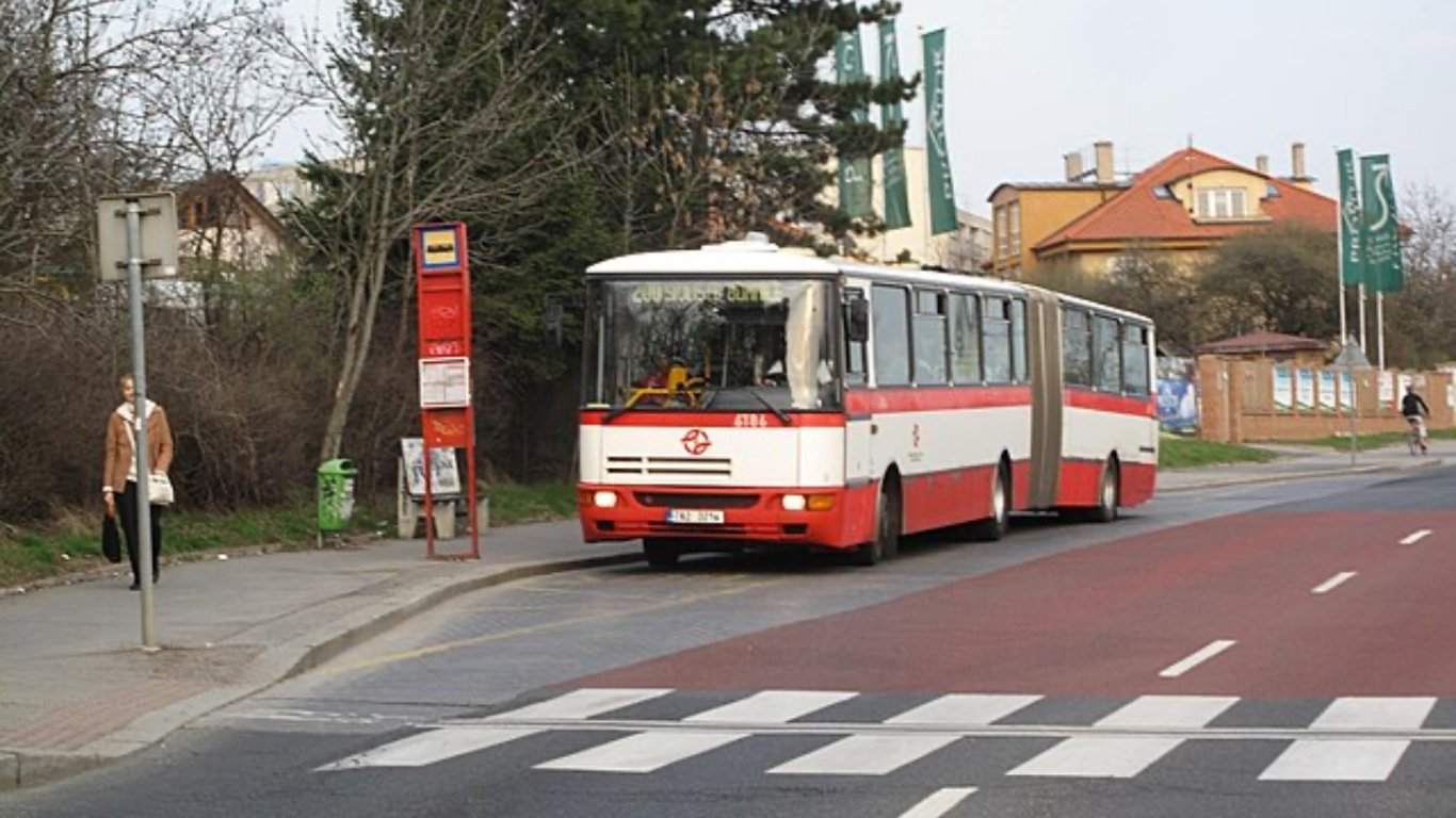 Spousta Čechů zbytečně platí za MHD víc, než musí. Stačí dělat tuto věc a ušetříte spoustu peněz