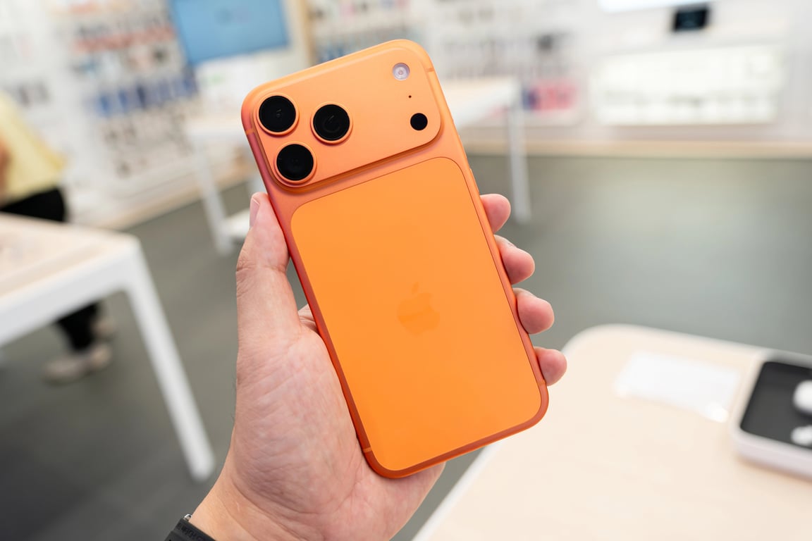 iPhone 17 Pro má nový odstín. Jmenuje se „nechtěná růžová“
