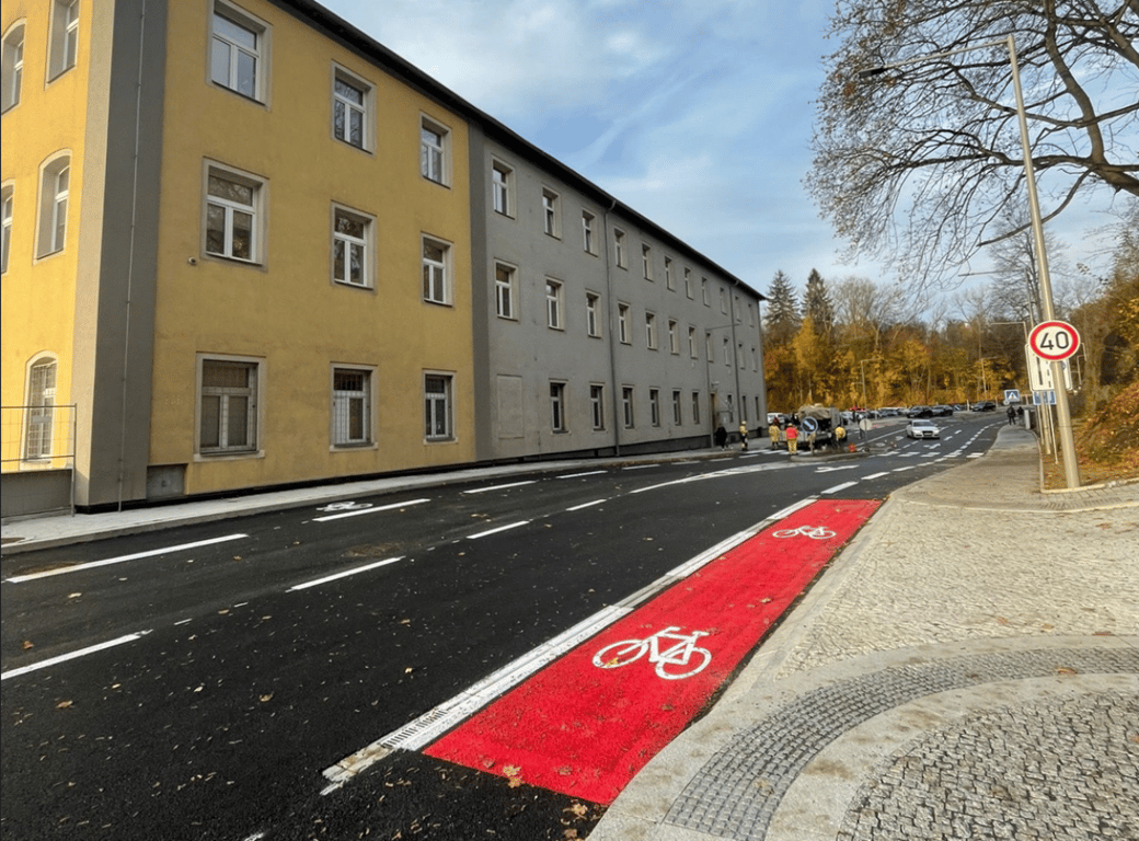 Silnice Nová Pastýřská je otevřená, měla by odvést část dopravy z centra